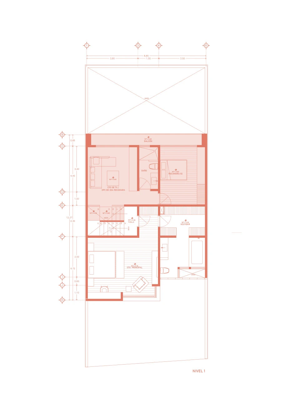 Casa Moro — nivel 1 Plano del nivel 1 de Casa Moro con recámara principal, segunda recámara, cuarto de televisión, vestidor y balcón en Juriquilla